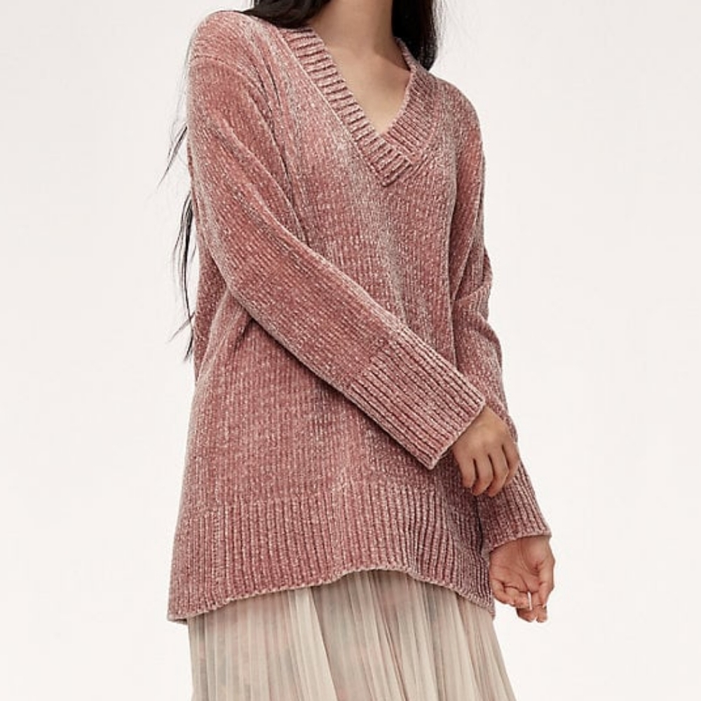 Aritzia Wilfred Violetta V-neck Chenielle Sweater
